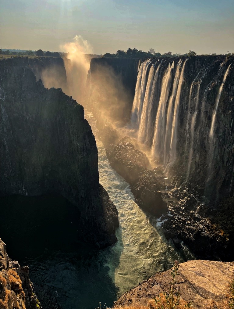 Il fronte delle Cascate Vittoria