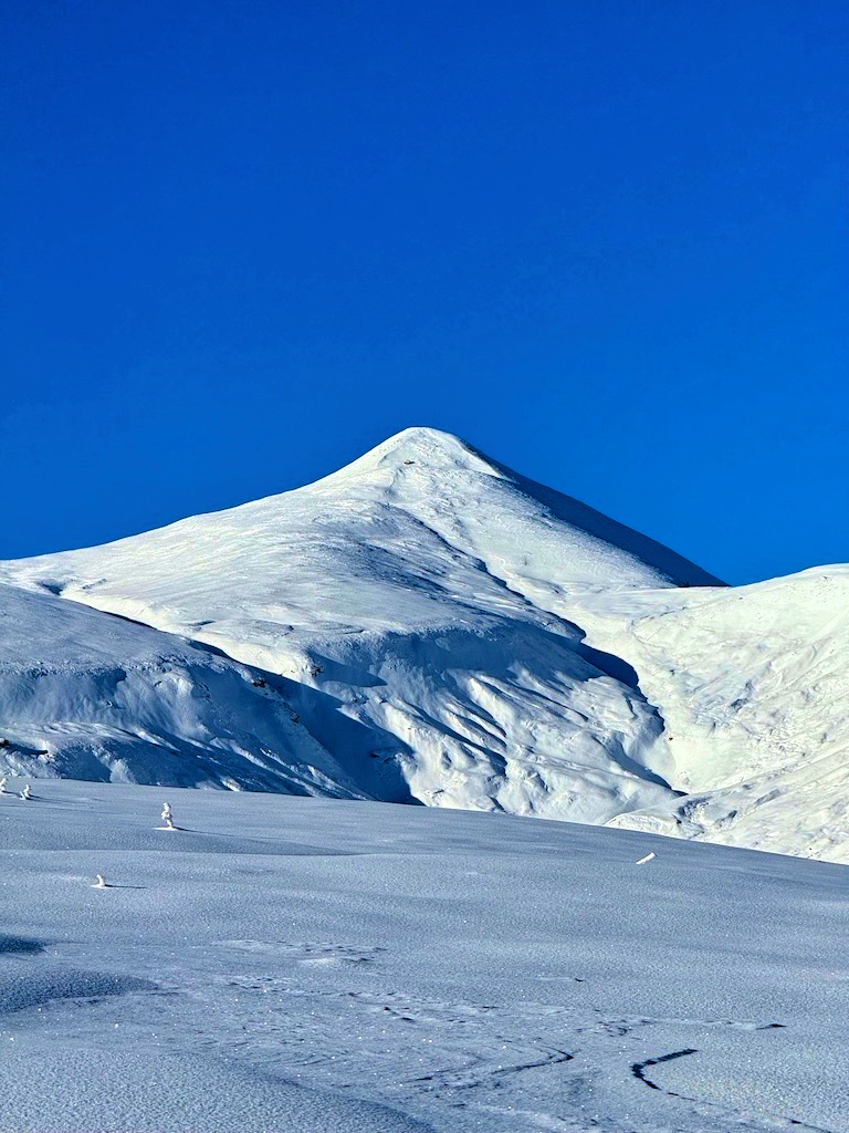 Contrasi di bianco, di azzurro